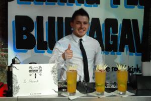 Na zdjęciu: Krzysztof Jadach i zwycięski long drink „Pasion por Mexico”